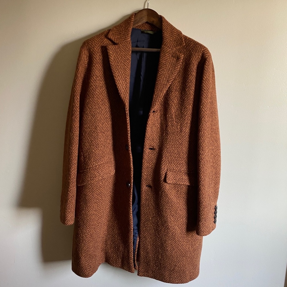 Italian knit topcoat. Size 40R. Rust color and in excellent condition!